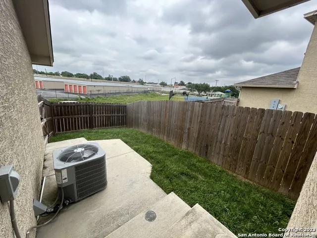 622 MEADOW ARBOR LN Unit 1 Universal City, TX 78148