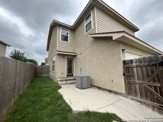 622 MEADOW ARBOR LN Unit 1 Universal City, TX 78148
