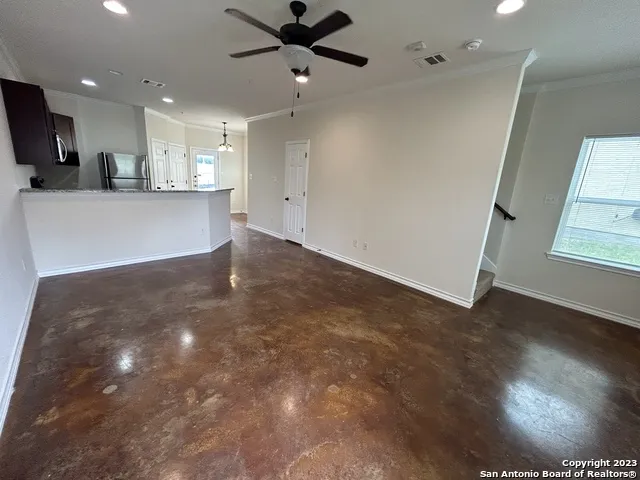 622 MEADOW ARBOR LN Unit 1 Universal City, TX 78148