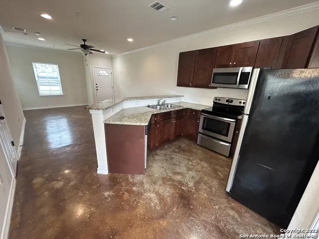 622 MEADOW ARBOR LN Unit 1 Universal City, TX 78148