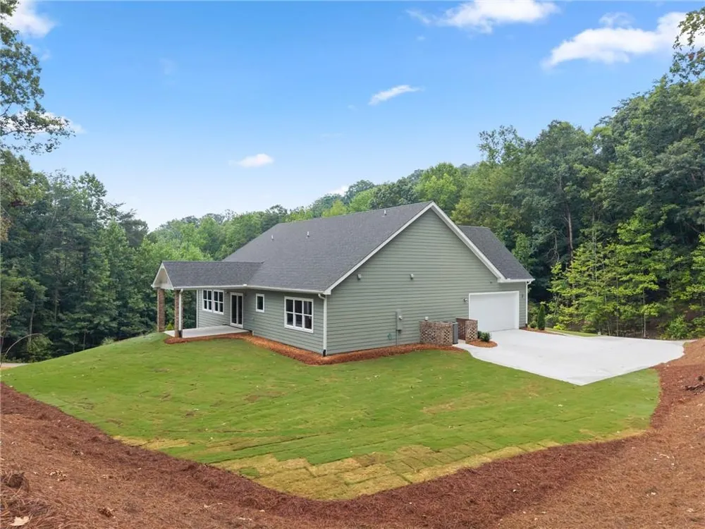 212 Planters Creek Baldwin, GA 30511