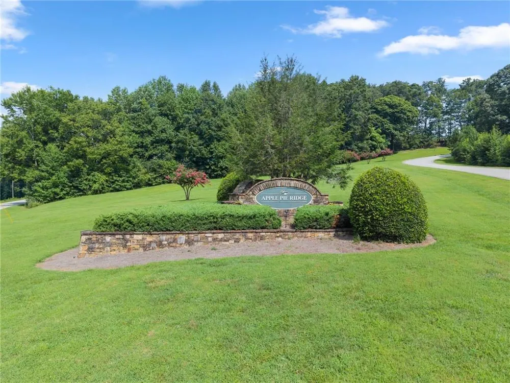 212 Planters Creek Baldwin, GA 30511