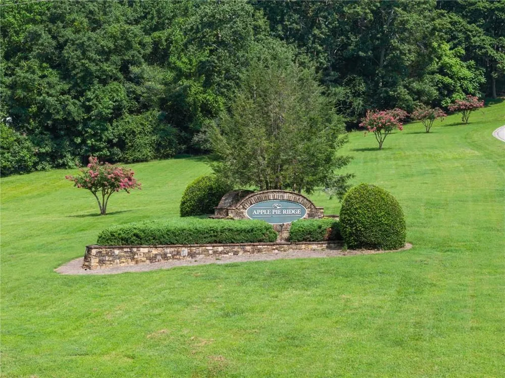 212 Planters Creek Baldwin, GA 30511