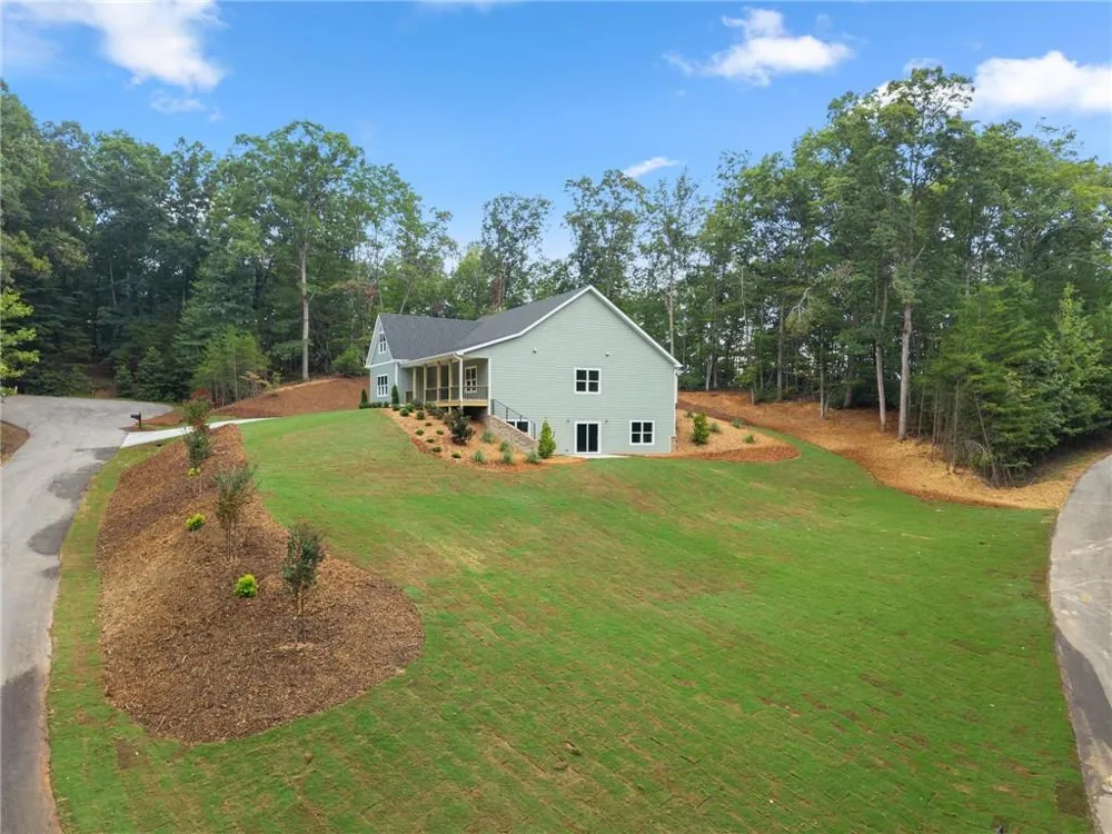 212 Planters Creek Baldwin, GA 30511
