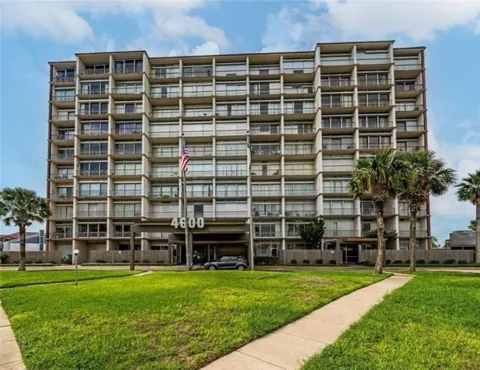 4600 Ocean Drive #403
