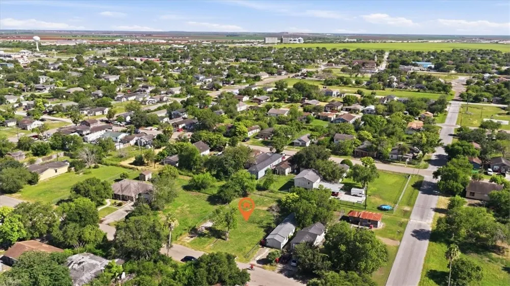 430 West Avenue E Robstown, TX 78380