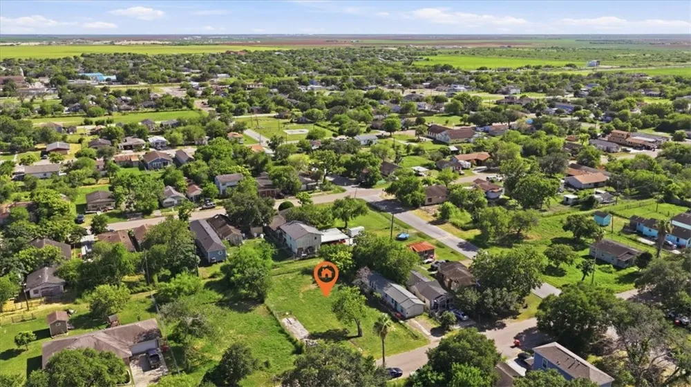 430 West Avenue E Robstown, TX 78380