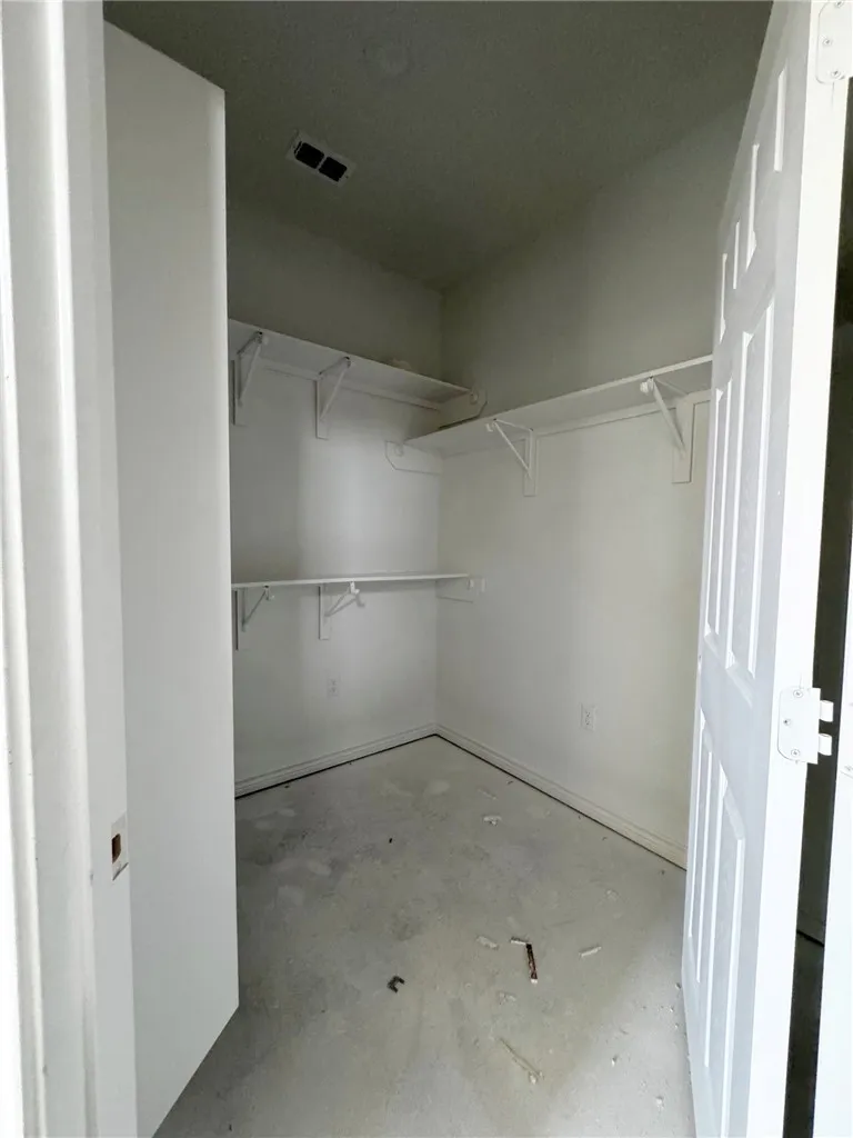 2101 Fury Portland, TX 78374