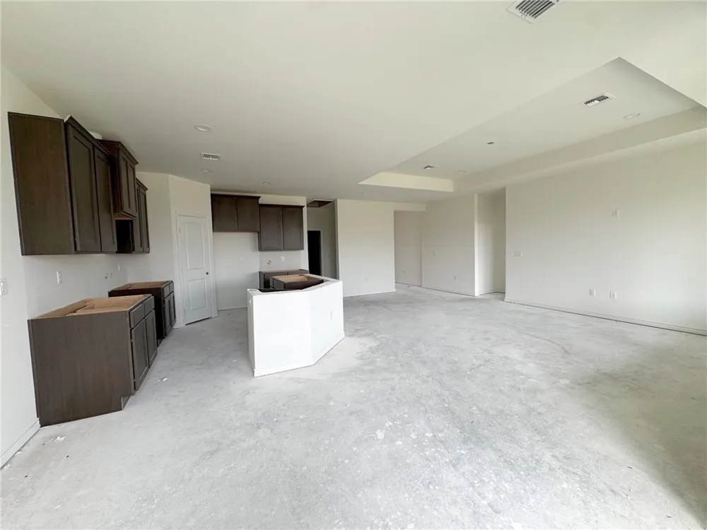 2101 Fury Portland, TX 78374