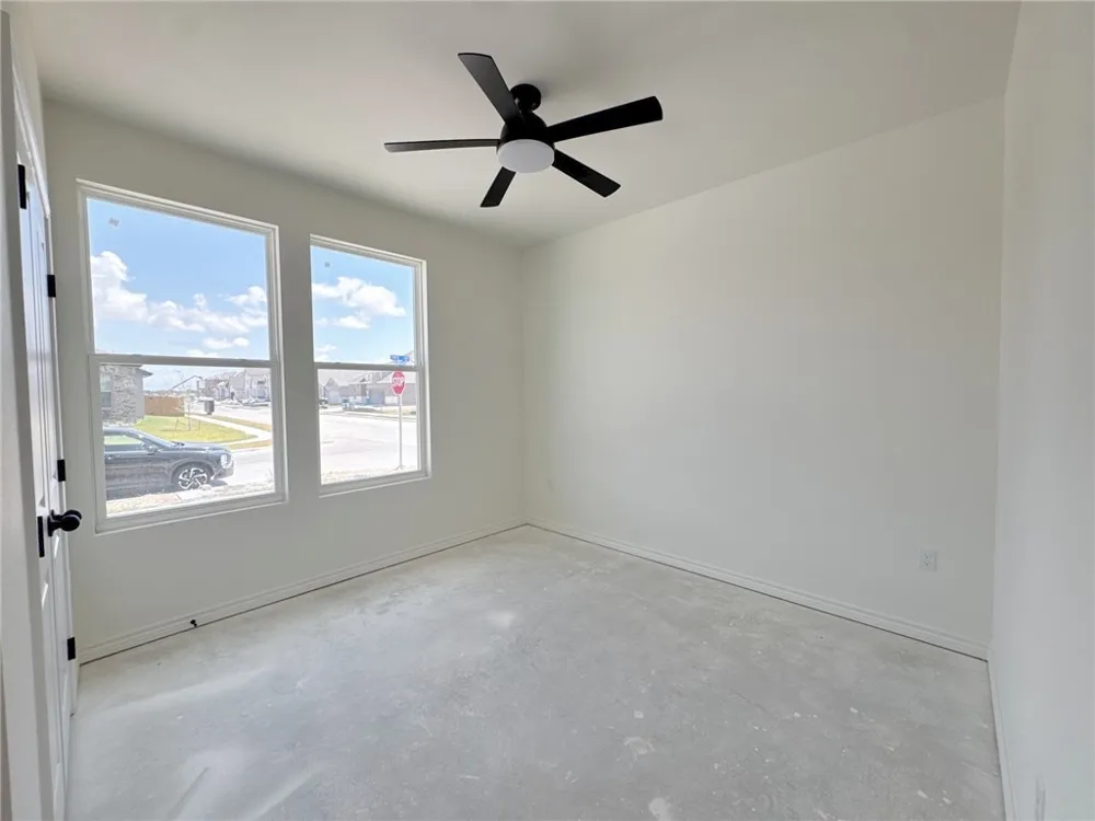 2101 Fury Portland, TX 78374