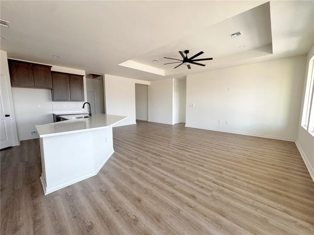 2101 Fury Portland, TX 78374