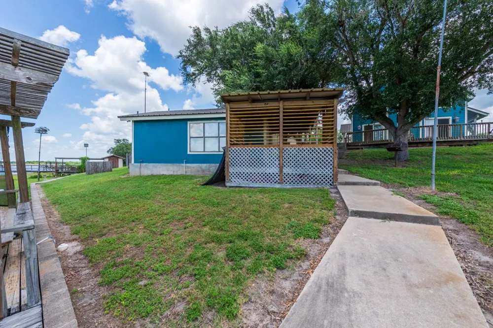137 Windy Ridge Loop Mathis, TX 78368