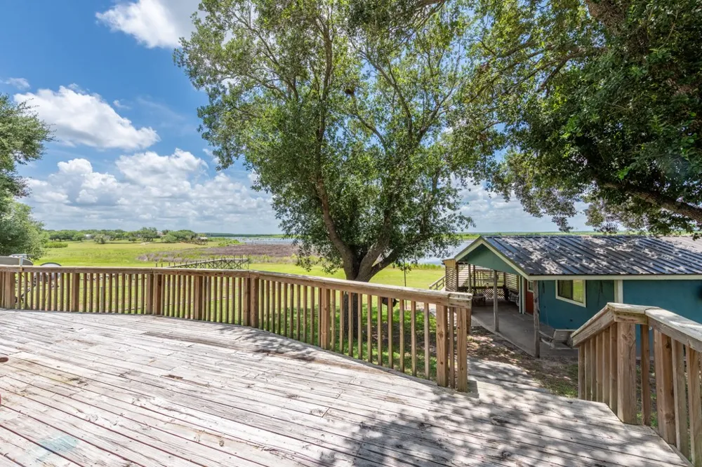 137 Windy Ridge Loop Mathis, TX 78368
