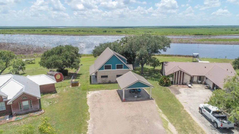 137 Windy Ridge Loop Mathis, TX 78368