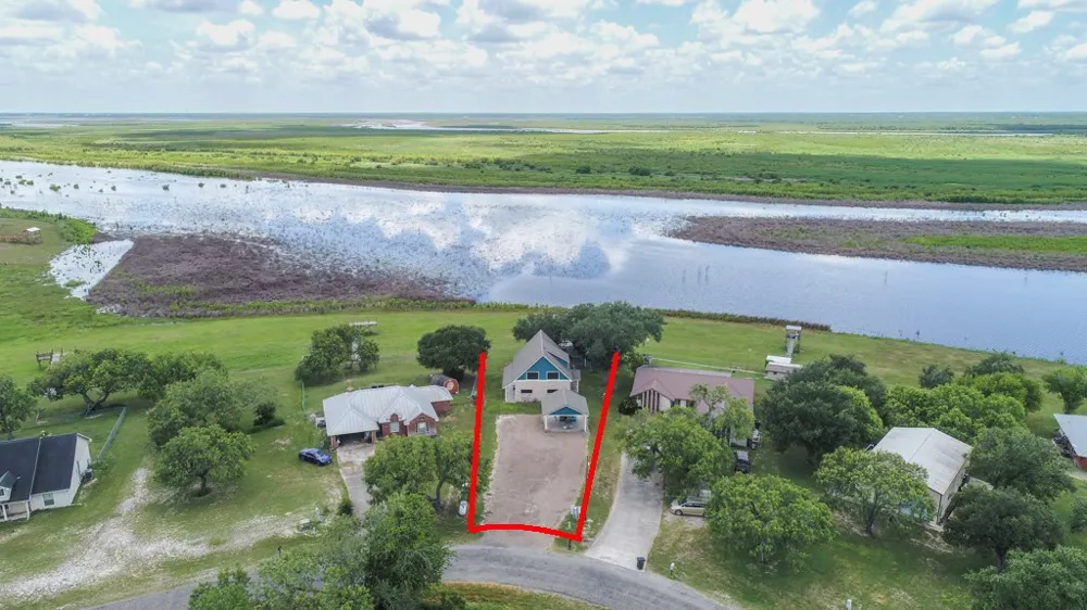137 Windy Ridge Loop Mathis, TX 78368