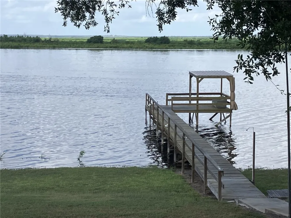 137 Windy Ridge Loop Mathis, TX 78368