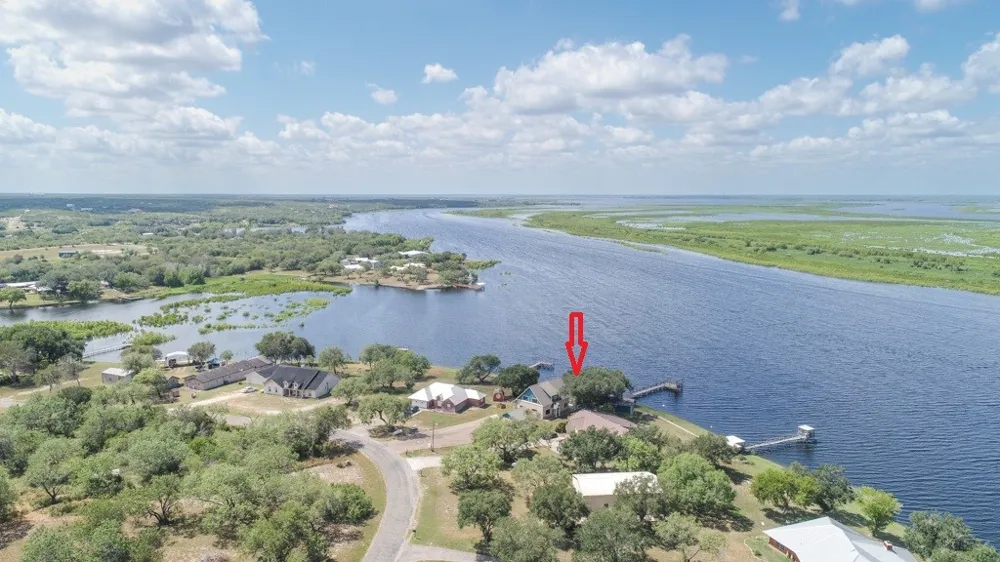 137 Windy Ridge Loop Mathis, TX 78368