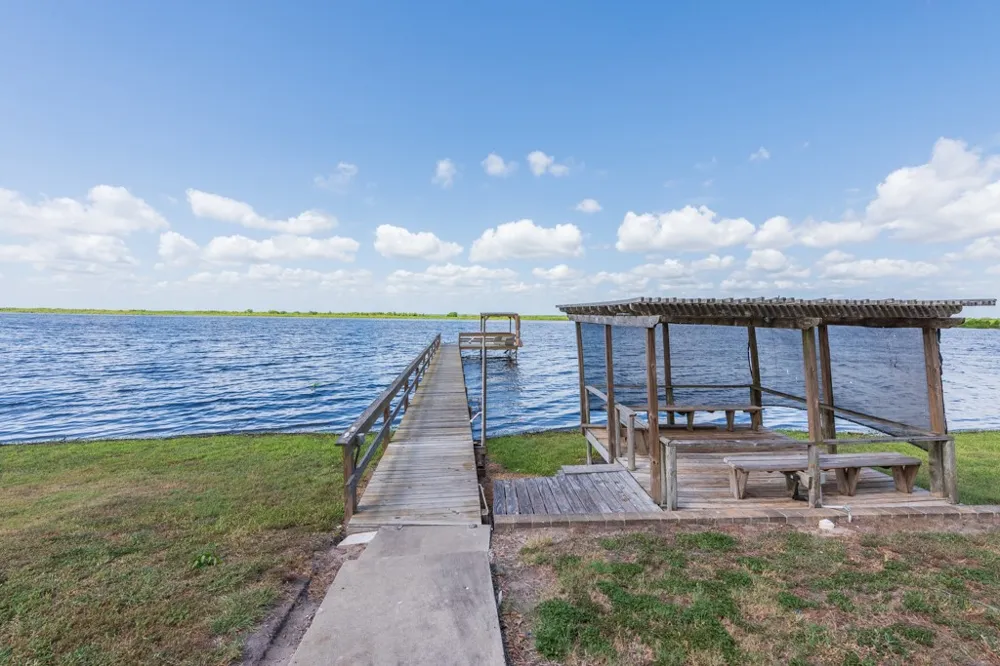 137 Windy Ridge Loop Mathis, TX 78368