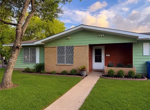 806 Leland Circle