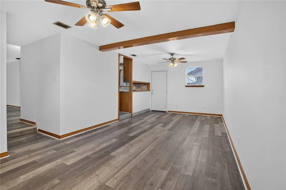 806 Leland Circle Beeville, TX 78102