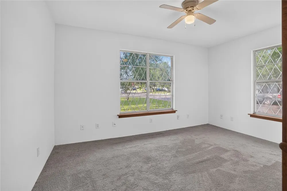 806 Leland Circle Beeville, TX 78102