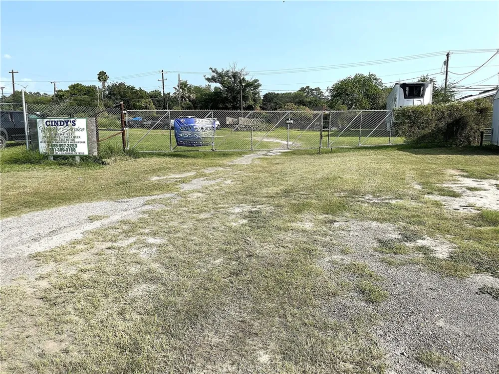 1320 S Hwy 281 Bus (Taylor Falfurrias, TX 78355