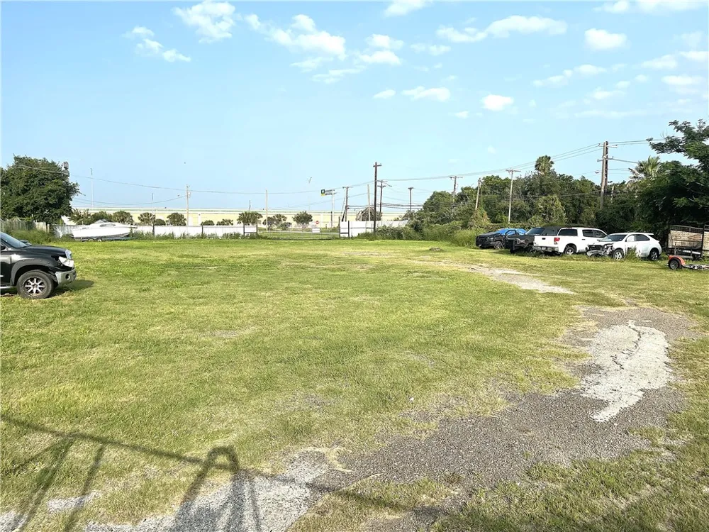 1320 S Hwy 281 Bus (Taylor Falfurrias, TX 78355