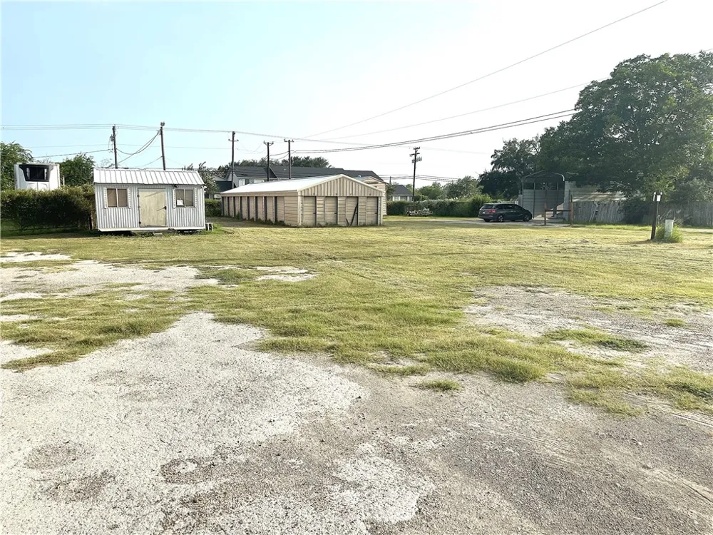 1320 S Hwy 281 Bus (Taylor Falfurrias, TX 78355