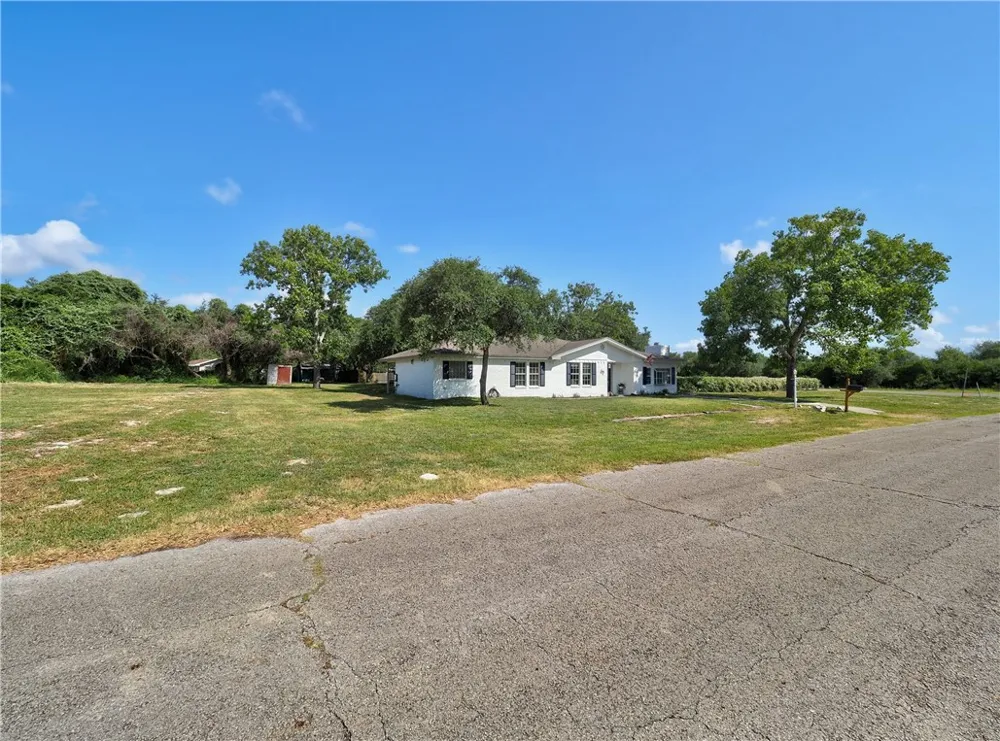 912 S 7th Street Aransas Pass, TX 78336