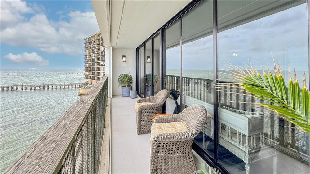 4334 Ocean Drive #403 Corpus Christi, TX 78412