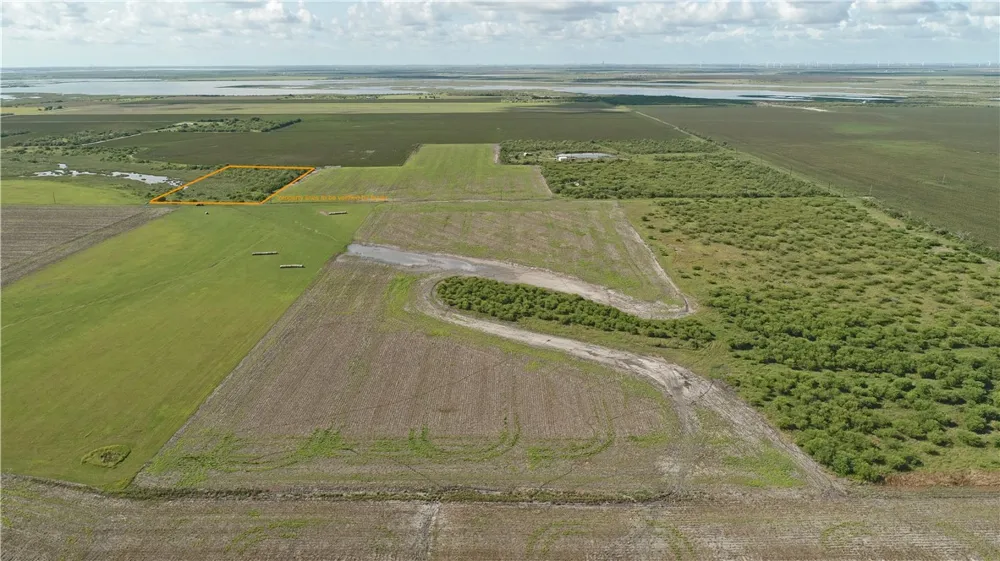 267 Vega Bayside, TX 78393
