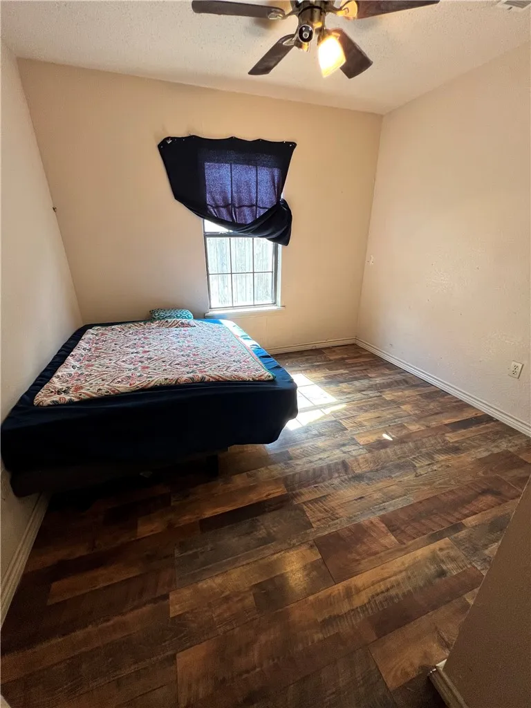 1128 E King Avenue Kingsville, TX 78363