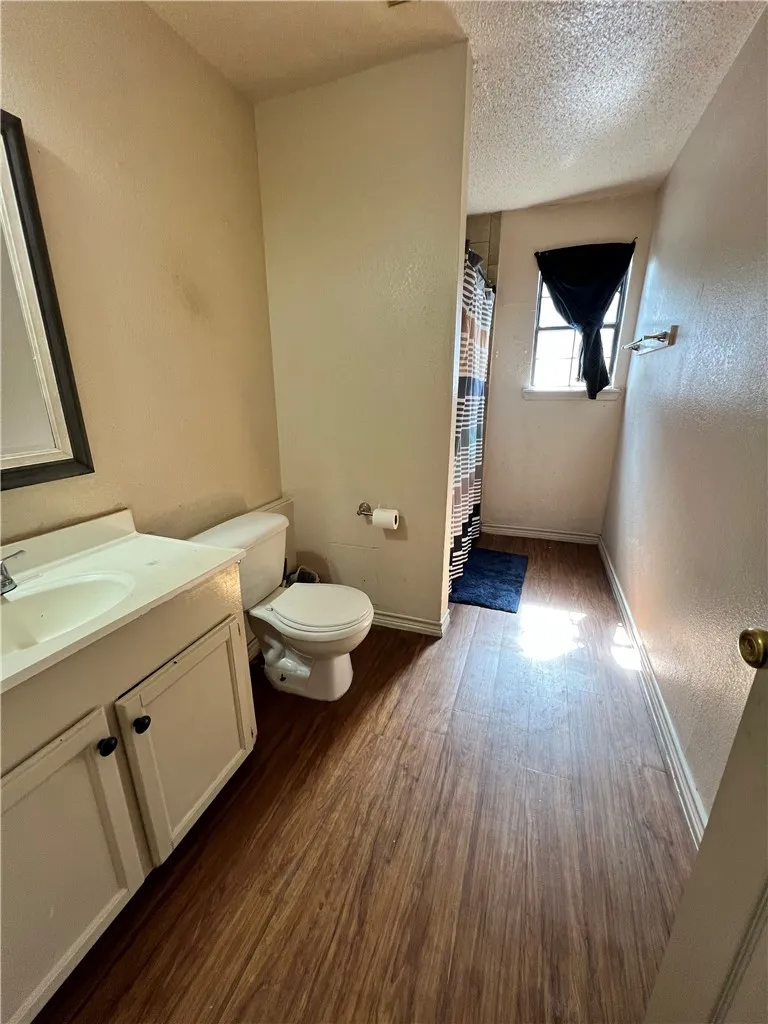 1128 E King Avenue Kingsville, TX 78363