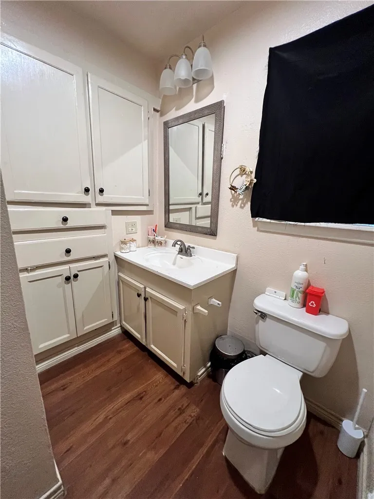 1128 E King Avenue Kingsville, TX 78363