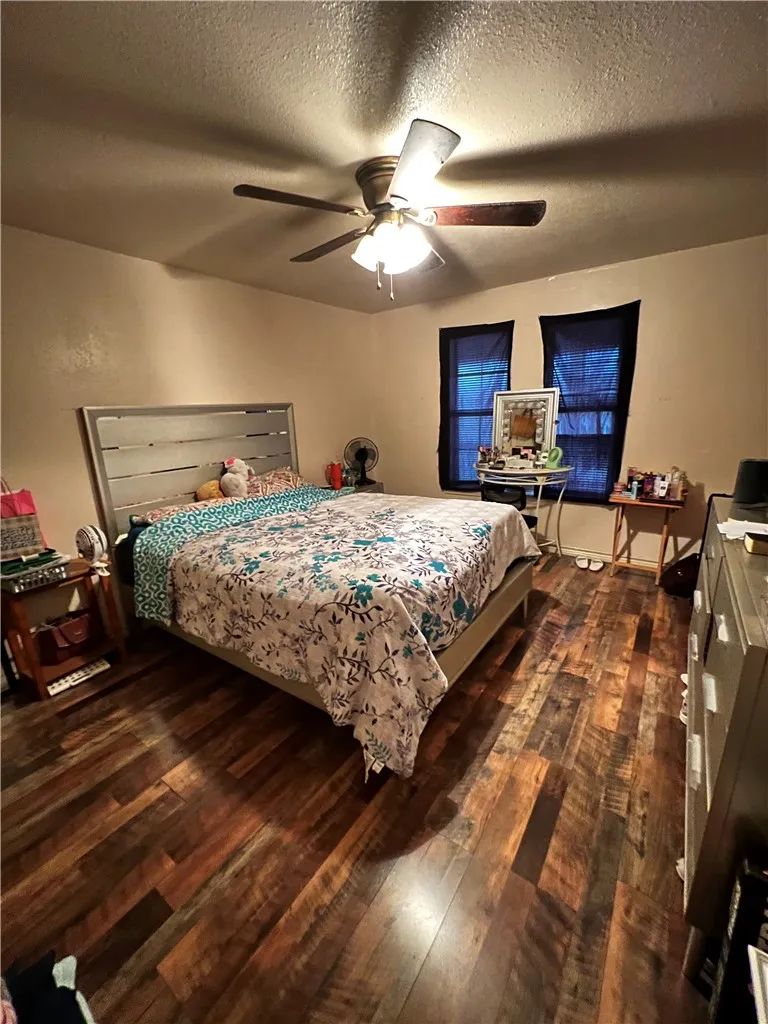 1128 E King Avenue Kingsville, TX 78363