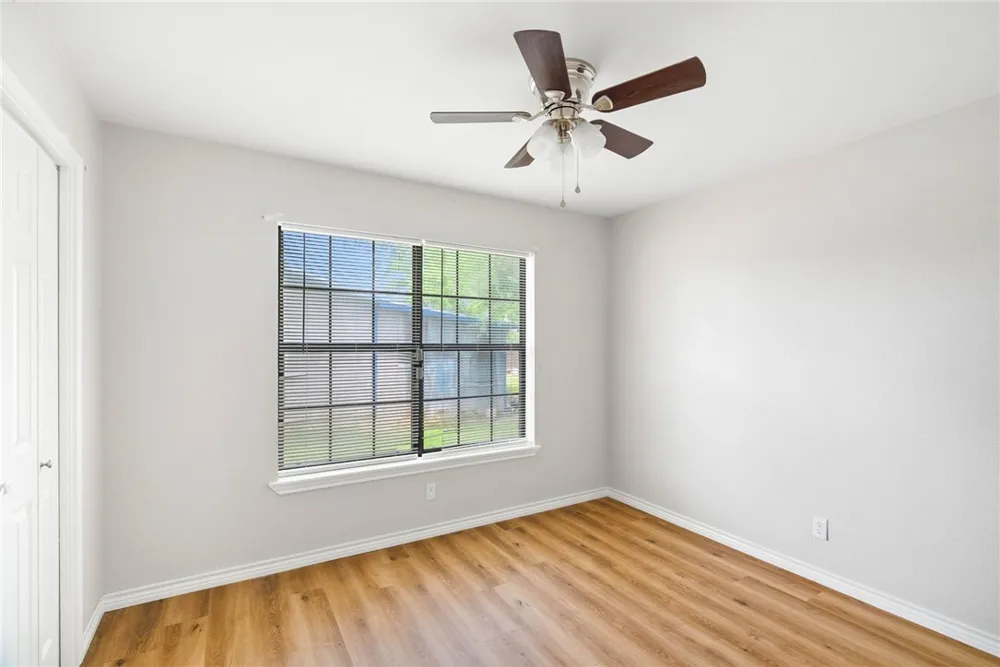 147 W Avenue D Kingsville, TX 78363