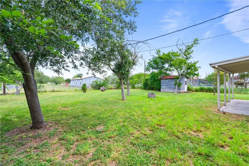 147 W Avenue D Kingsville, TX 78363