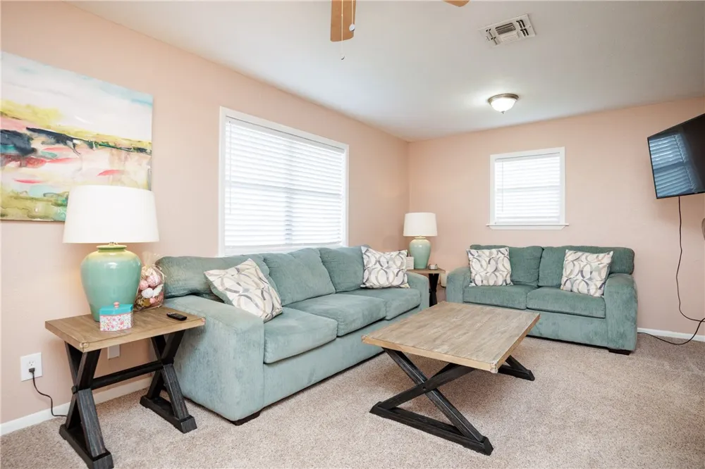 630 S County Road 305 Orange Grove, TX 78372