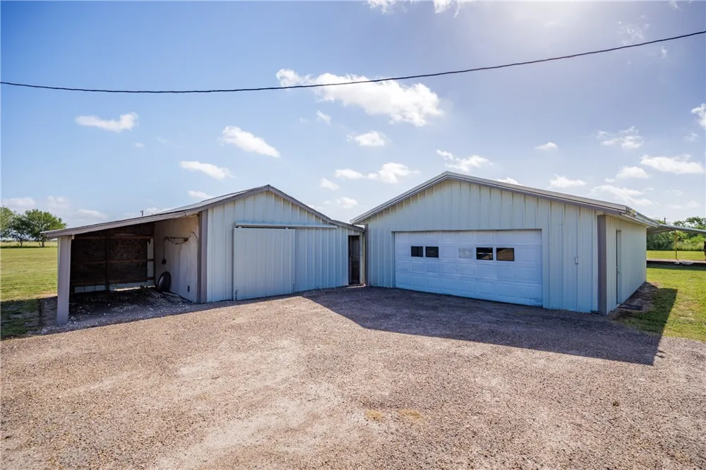 630 S County Road 305 Orange Grove, TX 78372