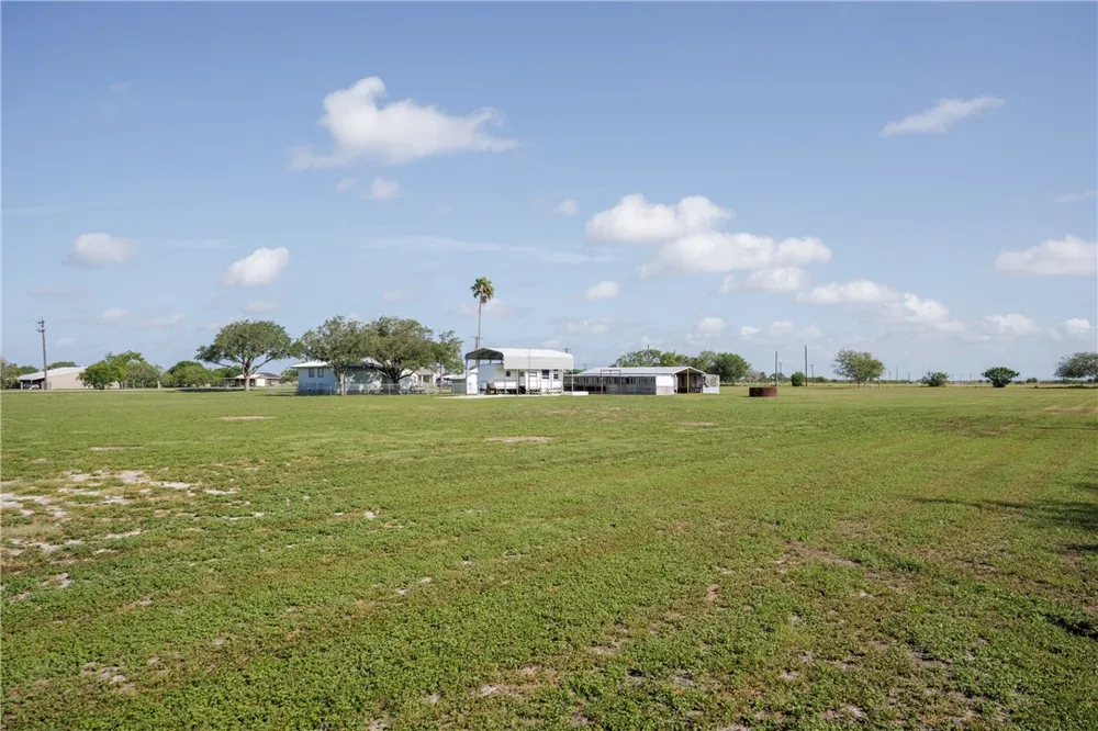 630 S County Road 305 Orange Grove, TX 78372