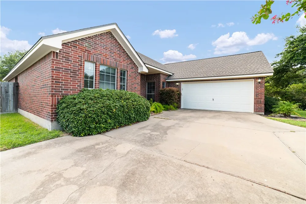 336 Lema Drive Portland, TX 78374