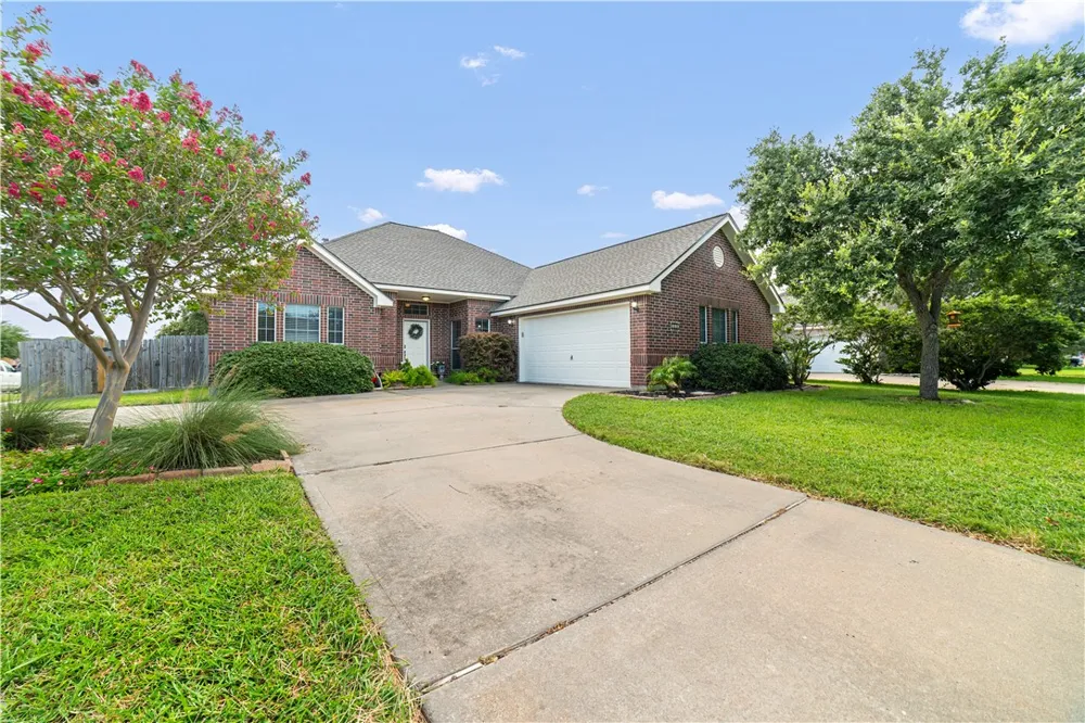 336 Lema Drive Portland, TX 78374