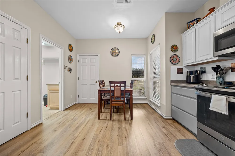336 Lema Drive Portland, TX 78374