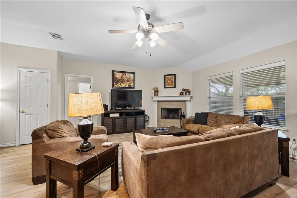 336 Lema Drive Portland, TX 78374