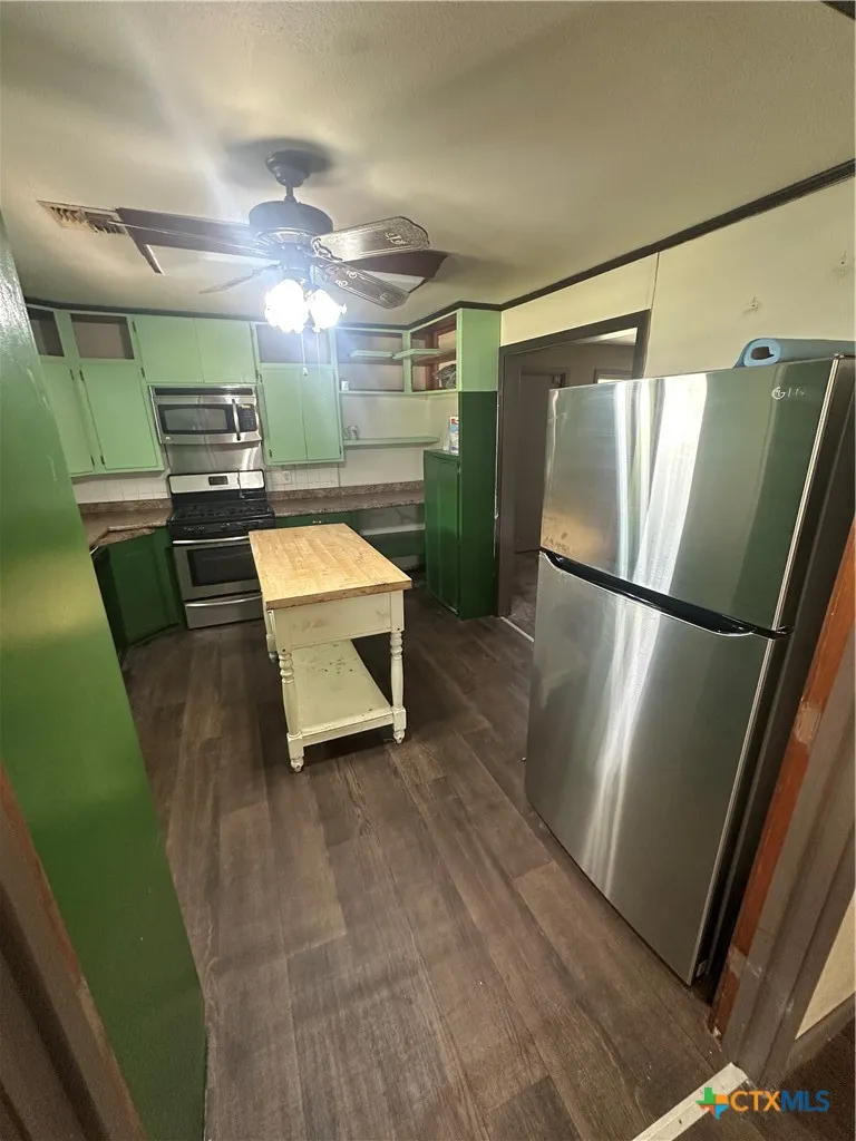 251 Hedges Street Bloomington, TX 77951
