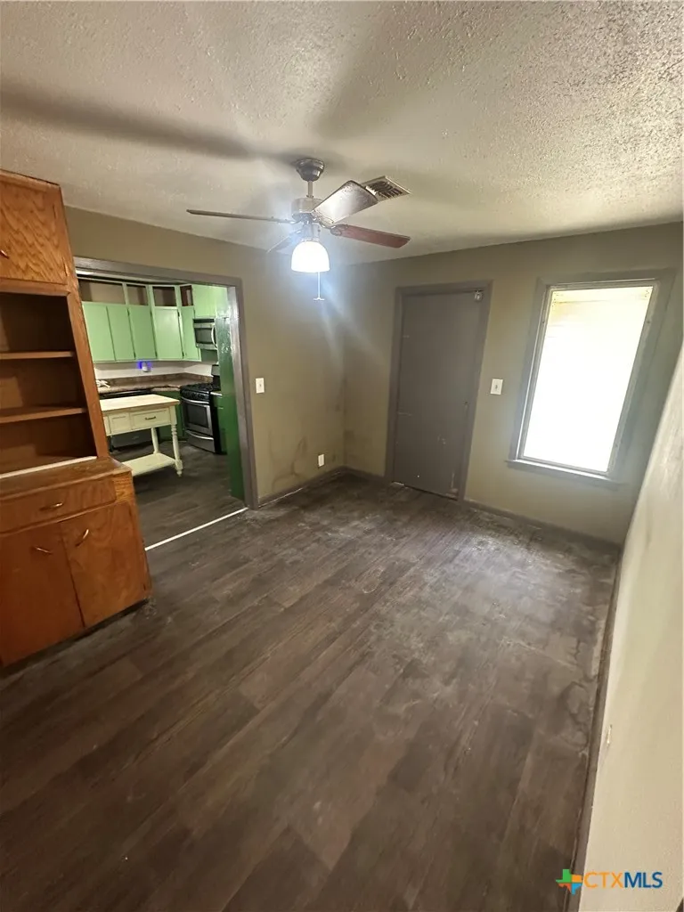 251 Hedges Street Bloomington, TX 77951