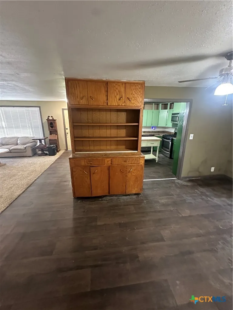 251 Hedges Street Bloomington, TX 77951