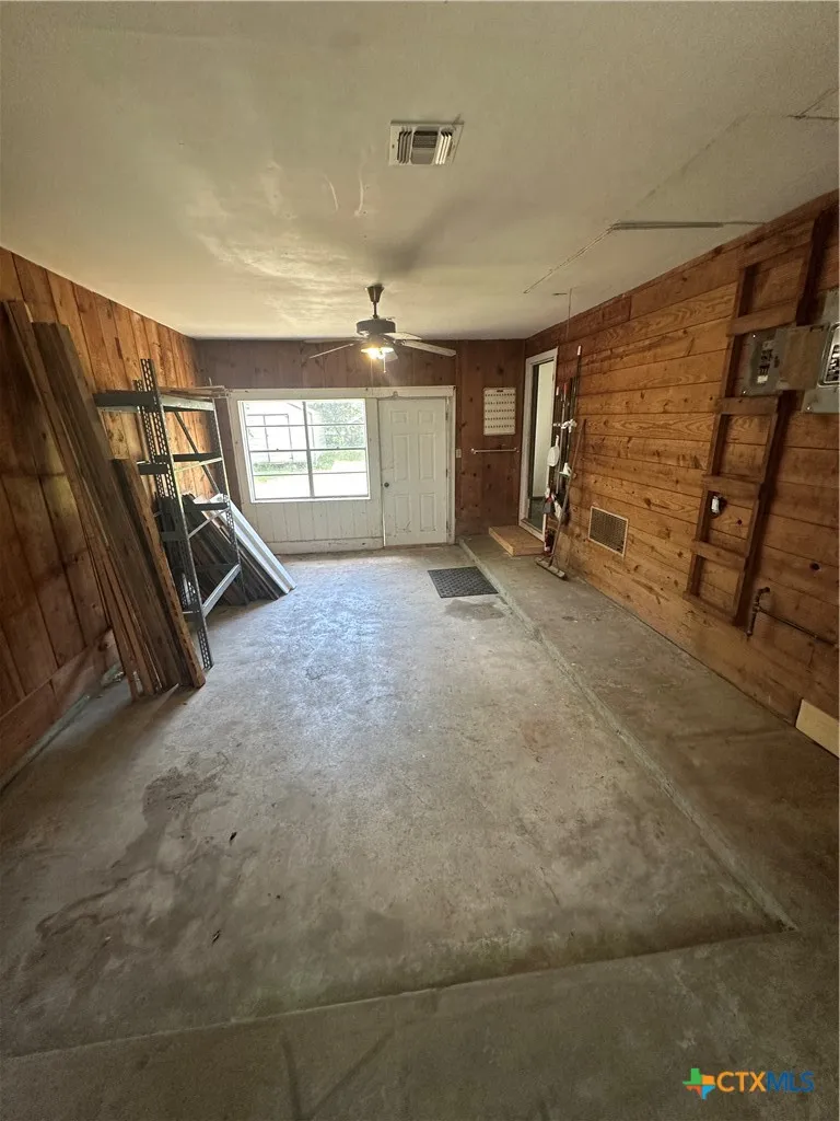251 Hedges Street Bloomington, TX 77951