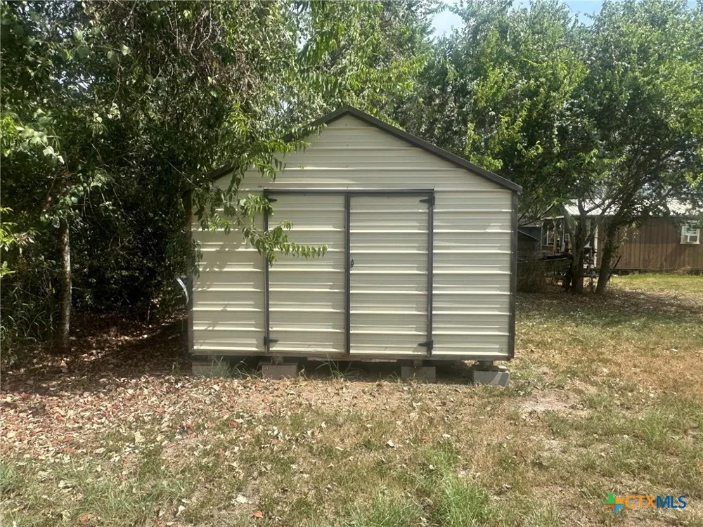 251 Hedges Street Bloomington, TX 77951