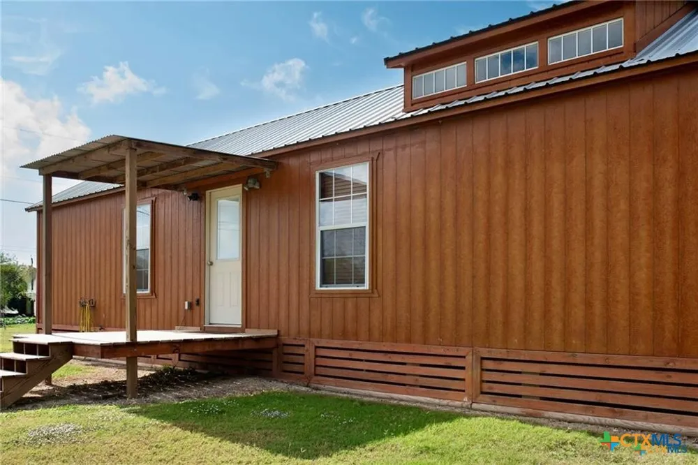 1101 W Houston Avenue Seadrift, TX 77983